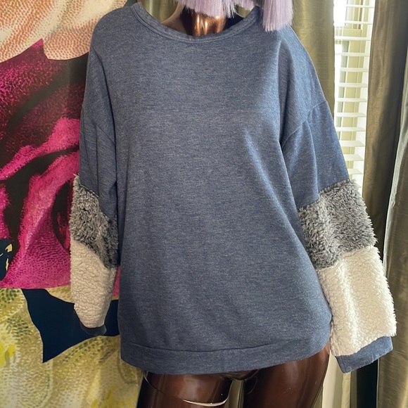 Cozy Color-block Sweater - Picture 2 of 3